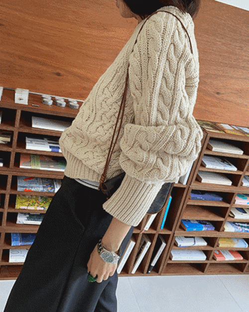 CABLE KNIT
